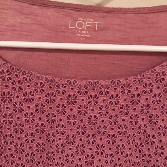 Beautiful Ann Taylor Loft Shirt - Picture 2 of 2